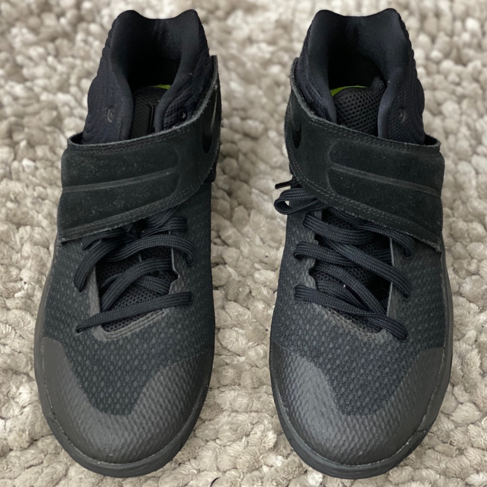 Kyrie 2 Triple Black